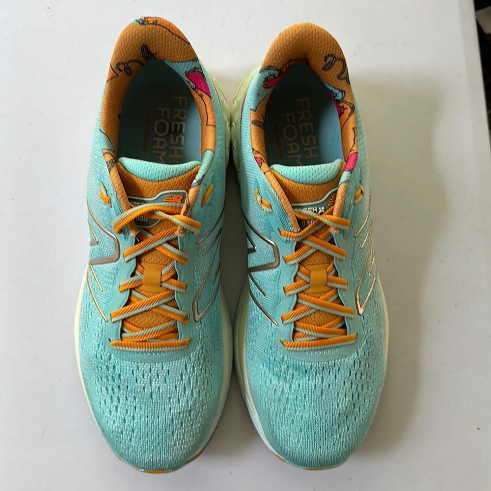 NEW WOMEN’S NEW BALANCE 880V.12- W880A12 worn one time for an hour.